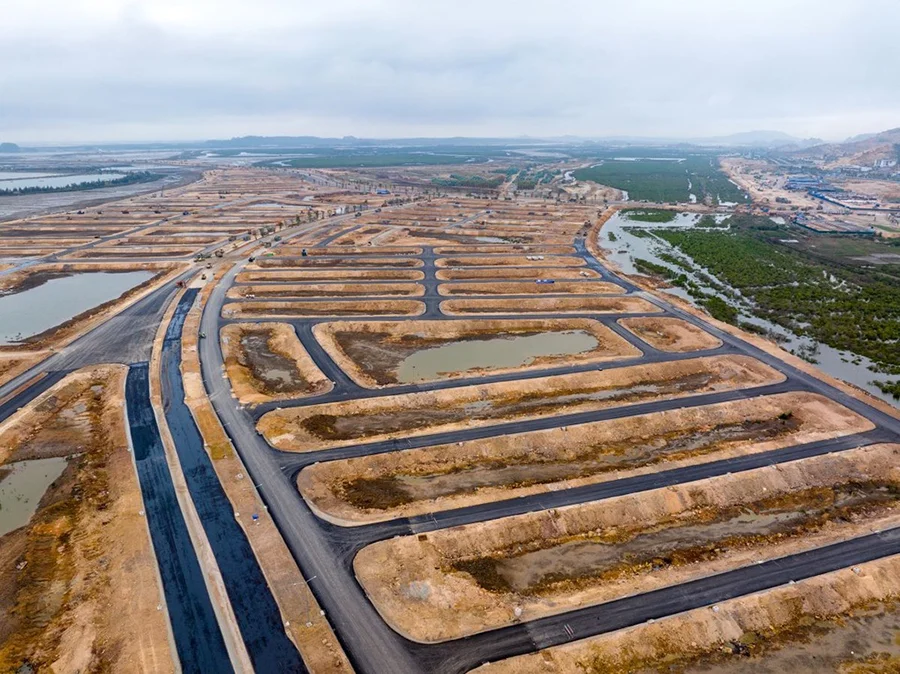 Đại công trường Vinhomes Global Gate Hạ Long